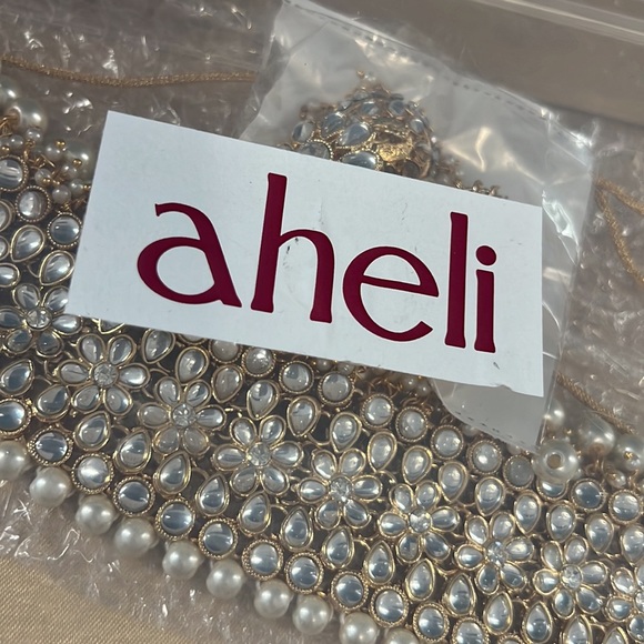 Aheli necklace - Picture 2 of 3
